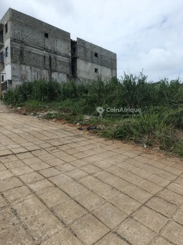 Terrain 308 m² — Feh Kessé