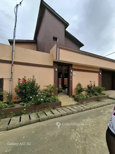 Villa duplex 6 pièces avec jardin — Cocody Riviera Palmeraie