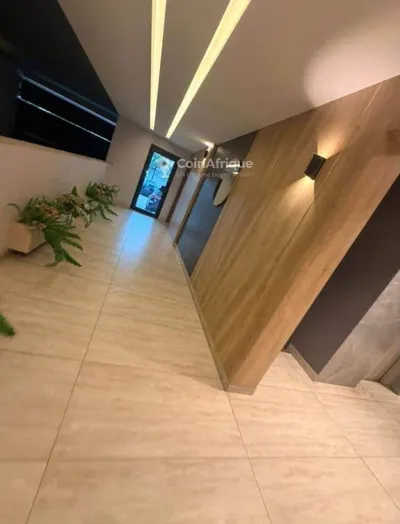 Appartement 5 pièces moderne avec piscine — Riviera Golf M'badon