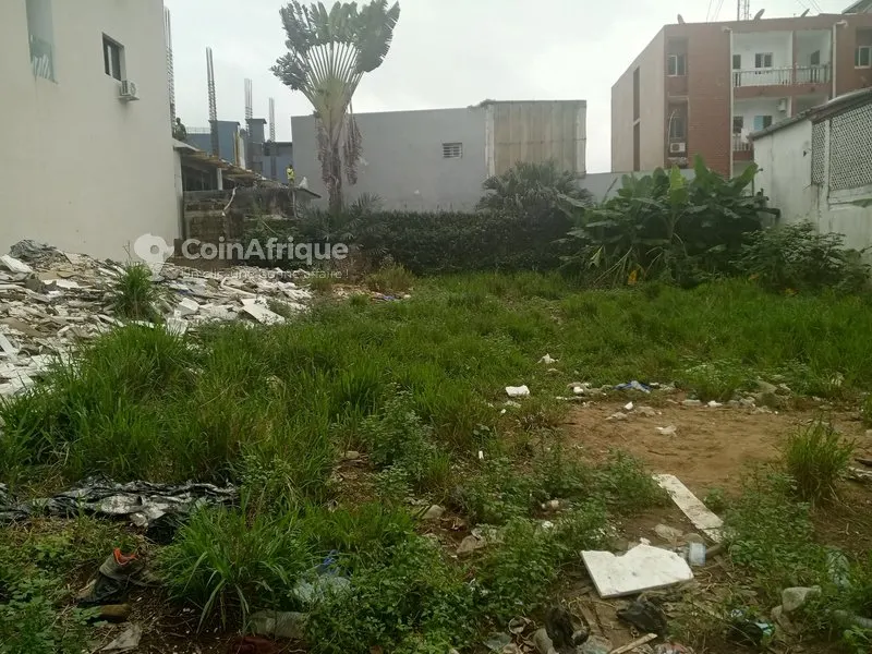 Parcelle 500 m² constructible R+8 — Cocody Riviera 4